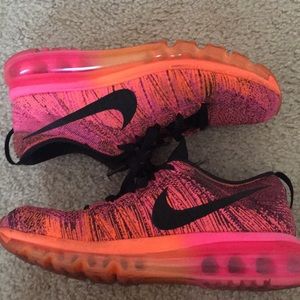 Nike Flyknit Max 7.5 in pink-orange-black coloring